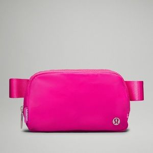 BRAND NEW LULU LEMON SONIC BELT BAG